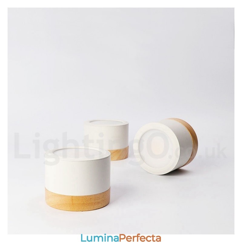 Plafoniera din lemn cu design modern, cu abajur acrilic specială, poate fi folosită și ca lampă de perete