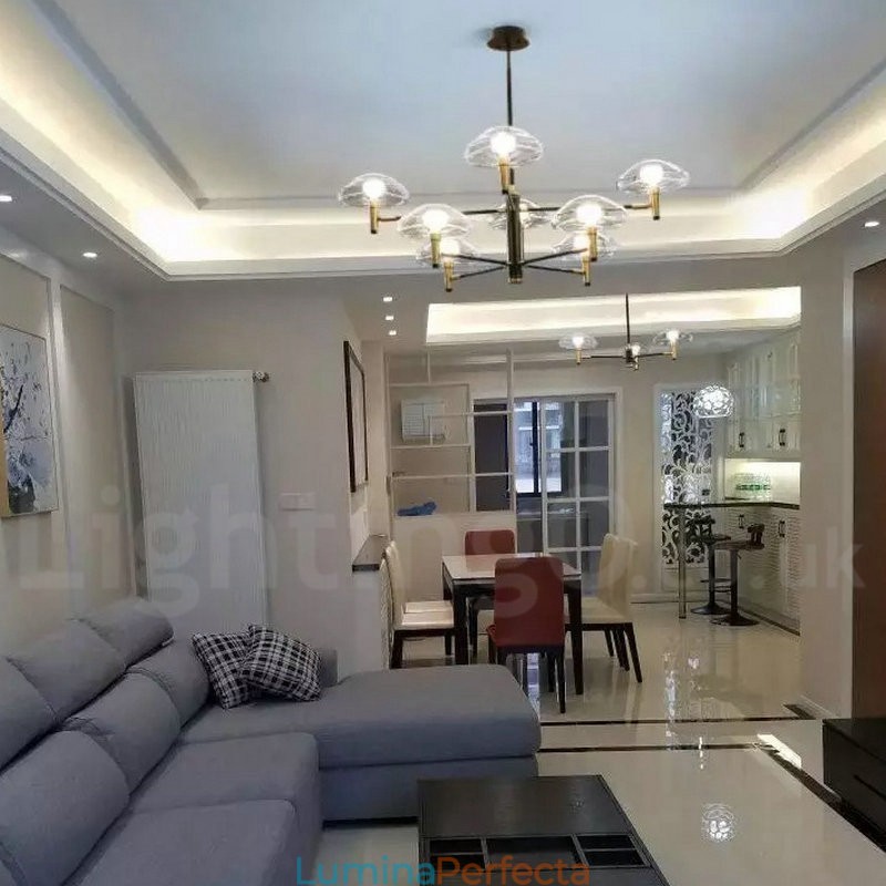 Candelabru cu finisaj vopsit galvanizat cu 6 lumini cu abajururi din sticlă