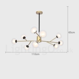 Sala de expoziții cu candelabru cu fasole magică postmodernă