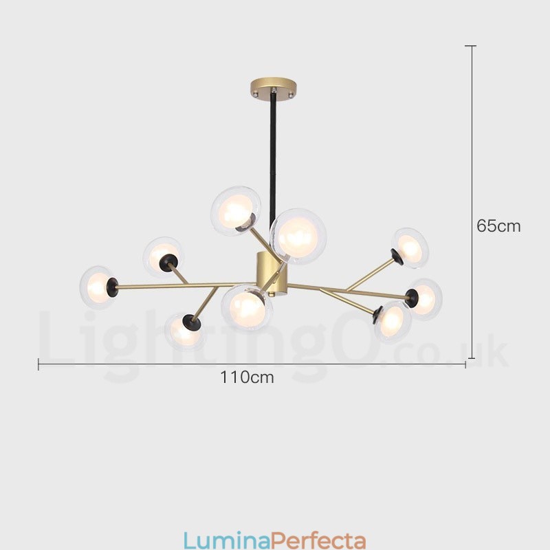 Sala de expoziții cu candelabru cu fasole magică postmodernă