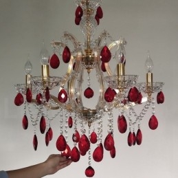 Candelabru de aur cu 6 lumini cu cristal roșu