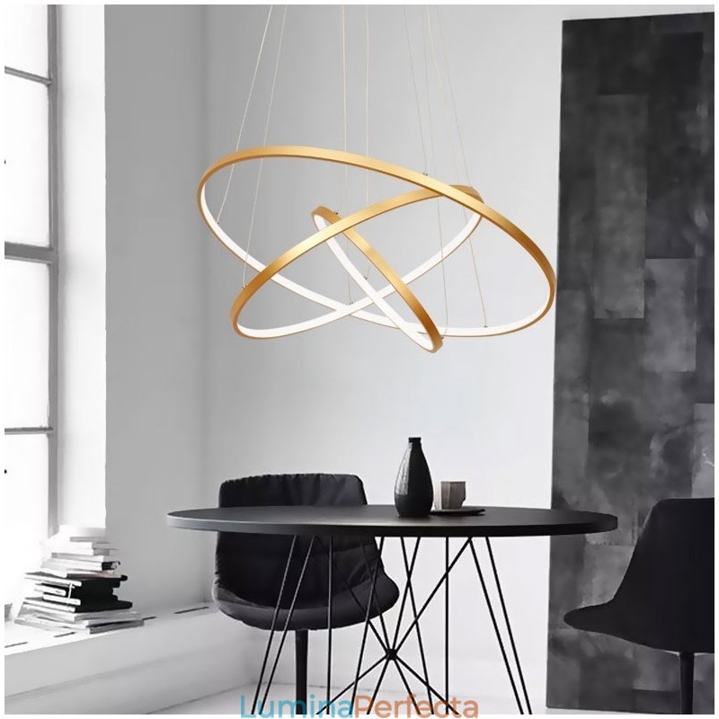 Lampă suspendată reglabilă cu telecomandă Design modern auriu cu trei inele