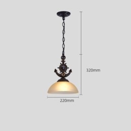 O lumină neagră, rustic, artistic, retro, veche, pandantiv cu abajur din sticlă