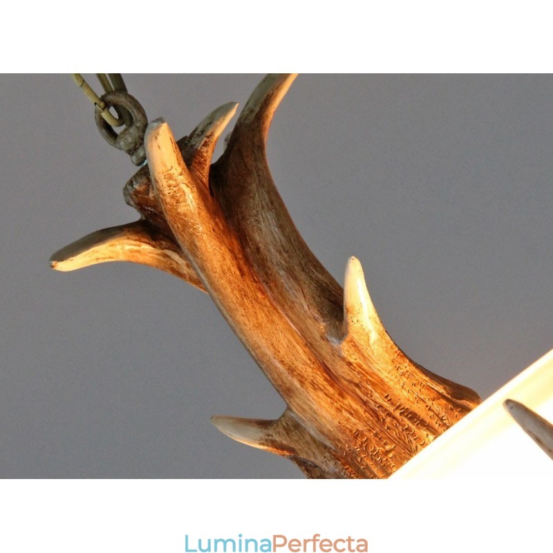 O lumină rustică artistică retro Antler antică cu abajur de sticlă