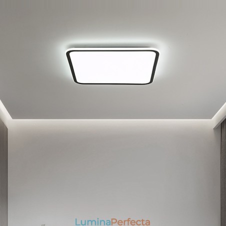 Plafoniera modernă, pătrată, cu încadrare, pentru interior Plafoniera modernă, pătrată, cu încadrare, pentru interior