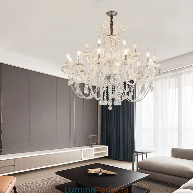 Candelabru european mare de cristal pendantal alb