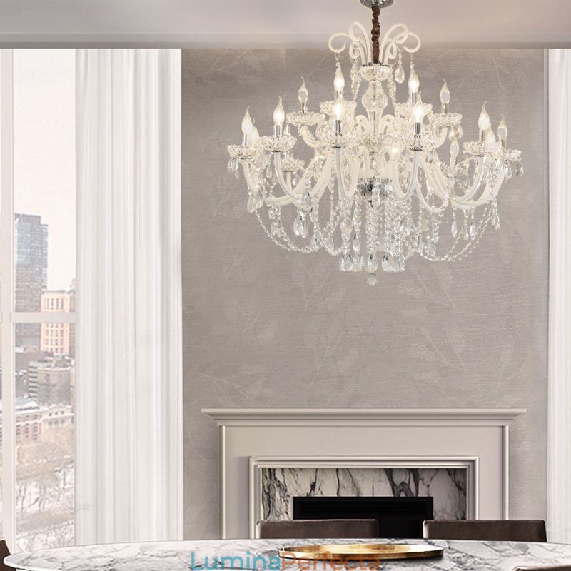 Candelabru european mare de cristal pendantal alb