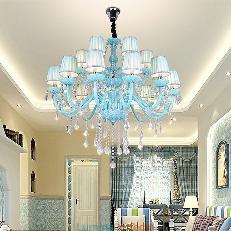 Candelabru european mare de cristal de culoare albastră