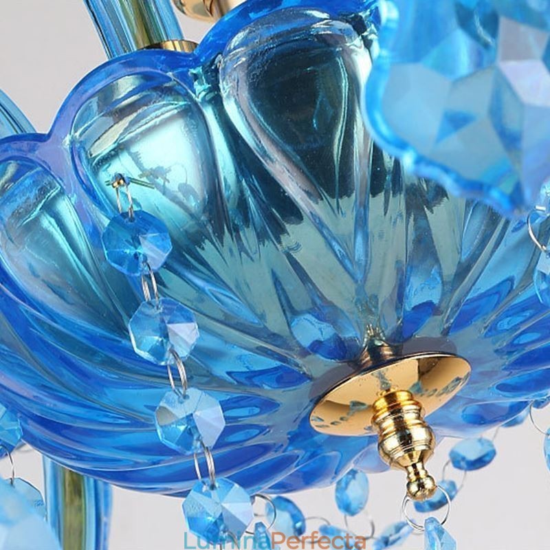 Candelabru elegant din cristal albastru european