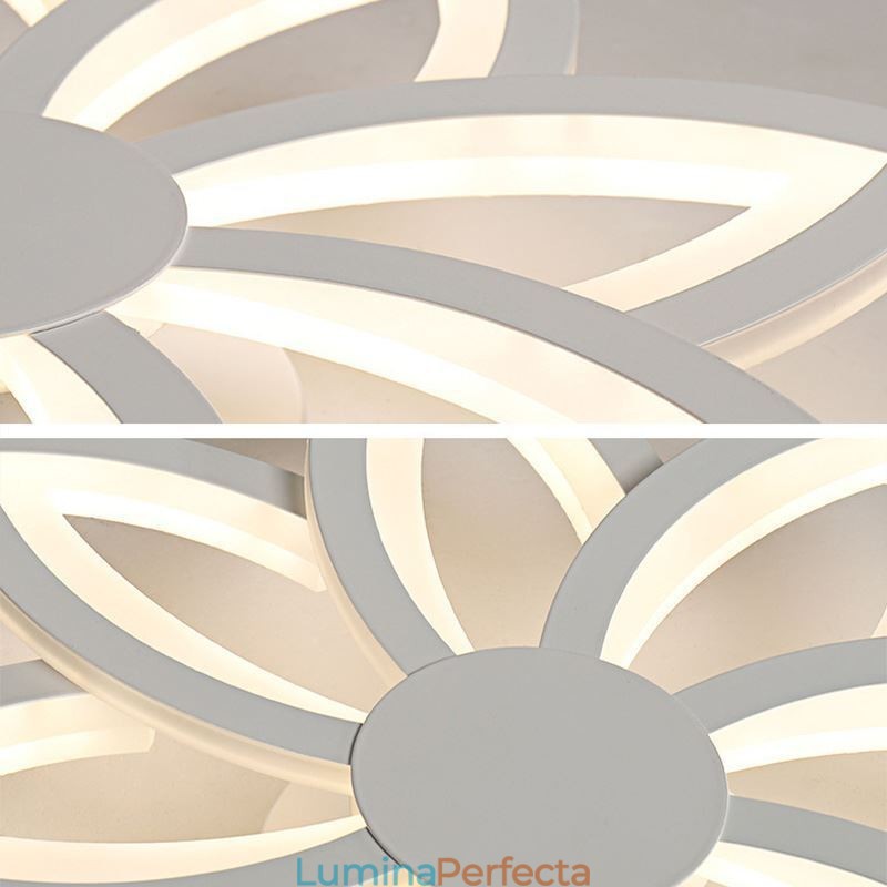 Plafoniera cu floare din acril care atrage ochiul 55 cm