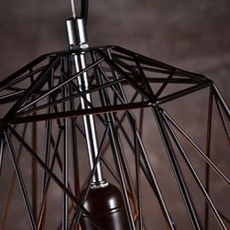 Pandantiv cu abajur din împletitură neagră