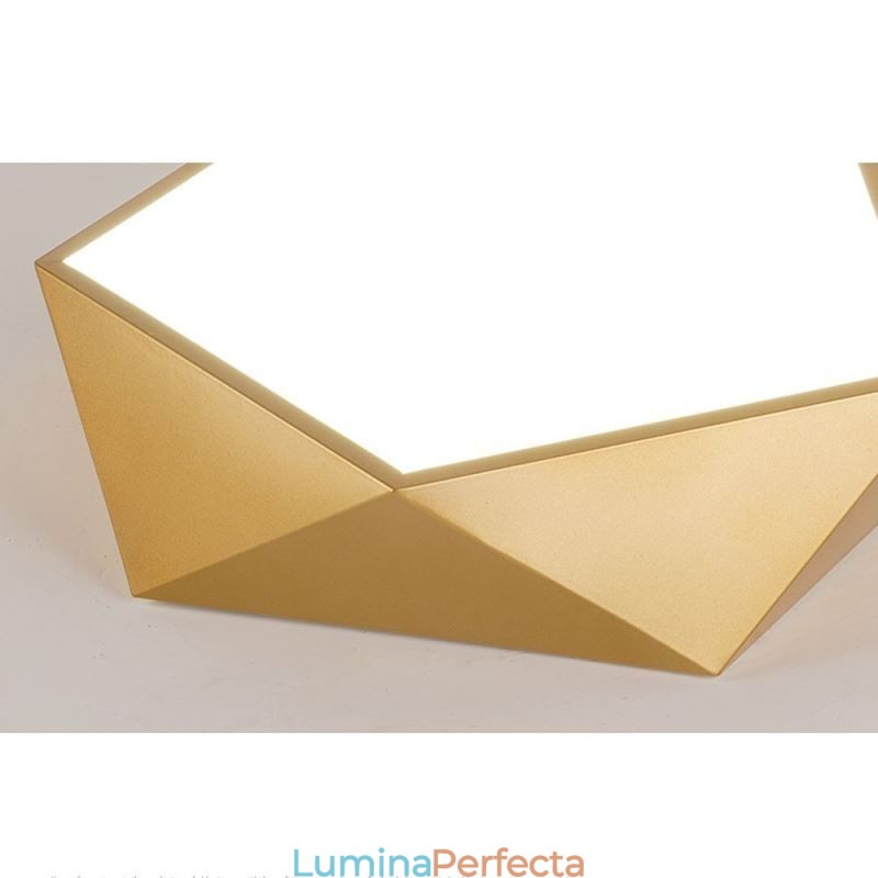 Plafoniera din acrilic cu montaj geometric auriu