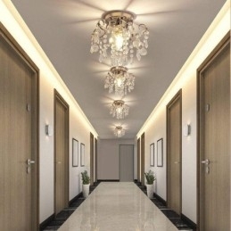 Plafoniera modernă, minimalistă, cu un singur cristal