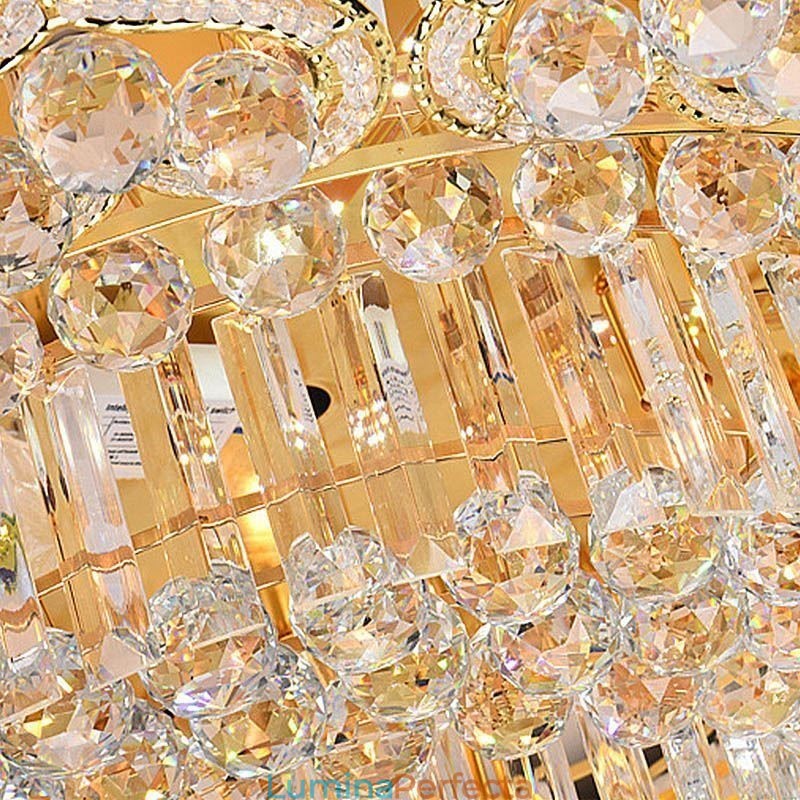 Candelabru rotund din cristal, elegant, în formă de floare