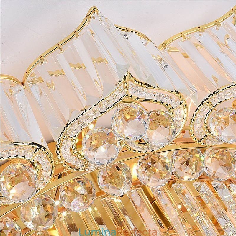 Candelabru rotund din cristal, elegant, în formă de floare