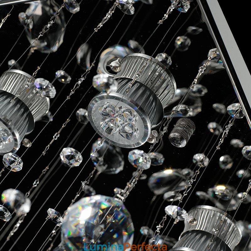 Plafoniera modernă cu lustre din cristal