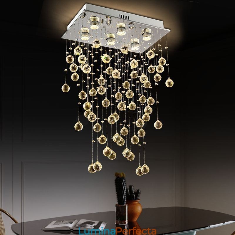 Plafoniera modernă cu lustre din cristal