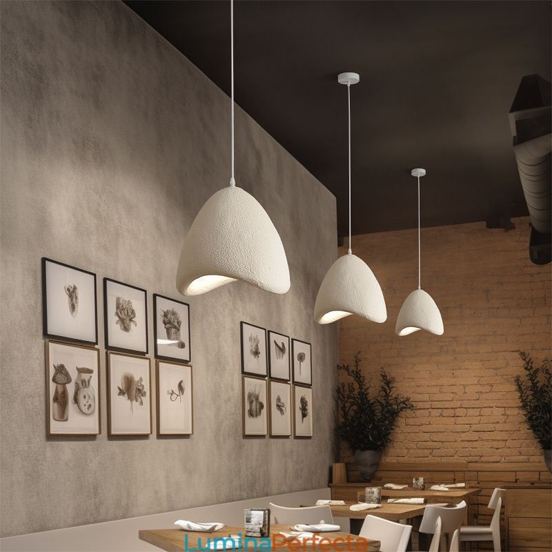 Plafoniera din rășină pentru decorare