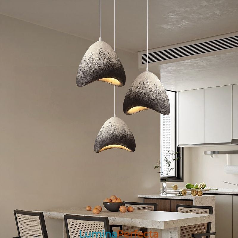 Plafoniera din rășină pentru decorare