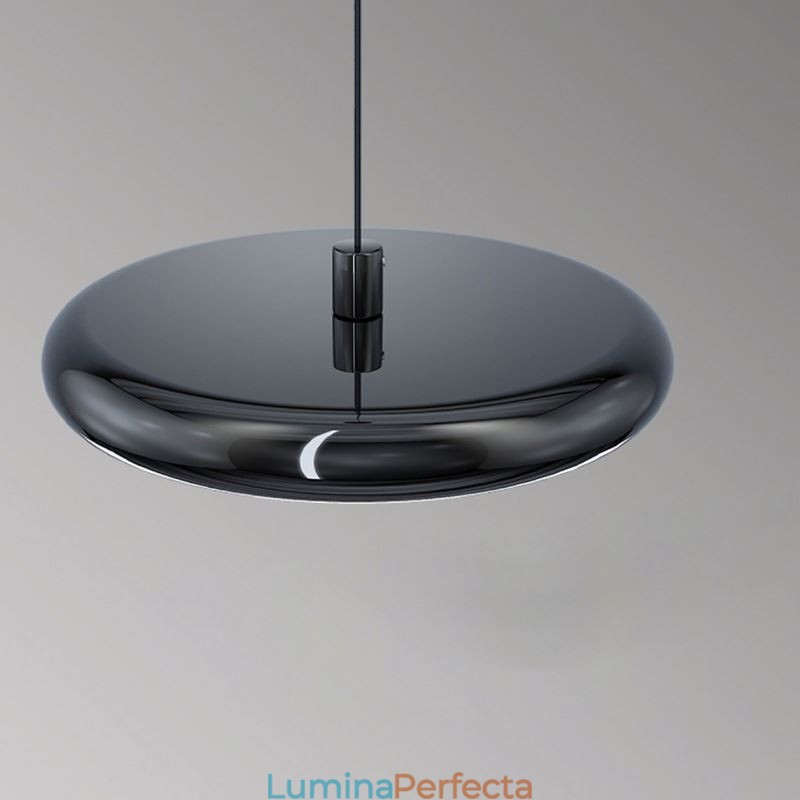 Lampă suspendată cu trei capete Lampă suspendată rotundă