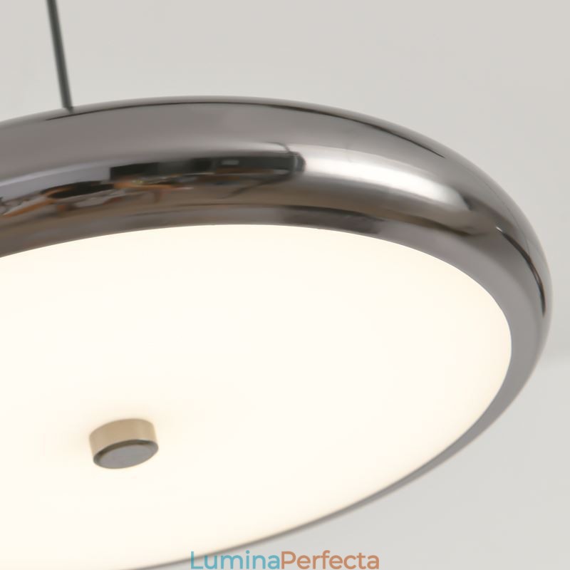 Lampă suspendată cu trei capete Lampă suspendată rotundă