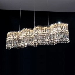 Lampă lungă cu pandantiv din cristal. Plafoniera cu decorare de lux