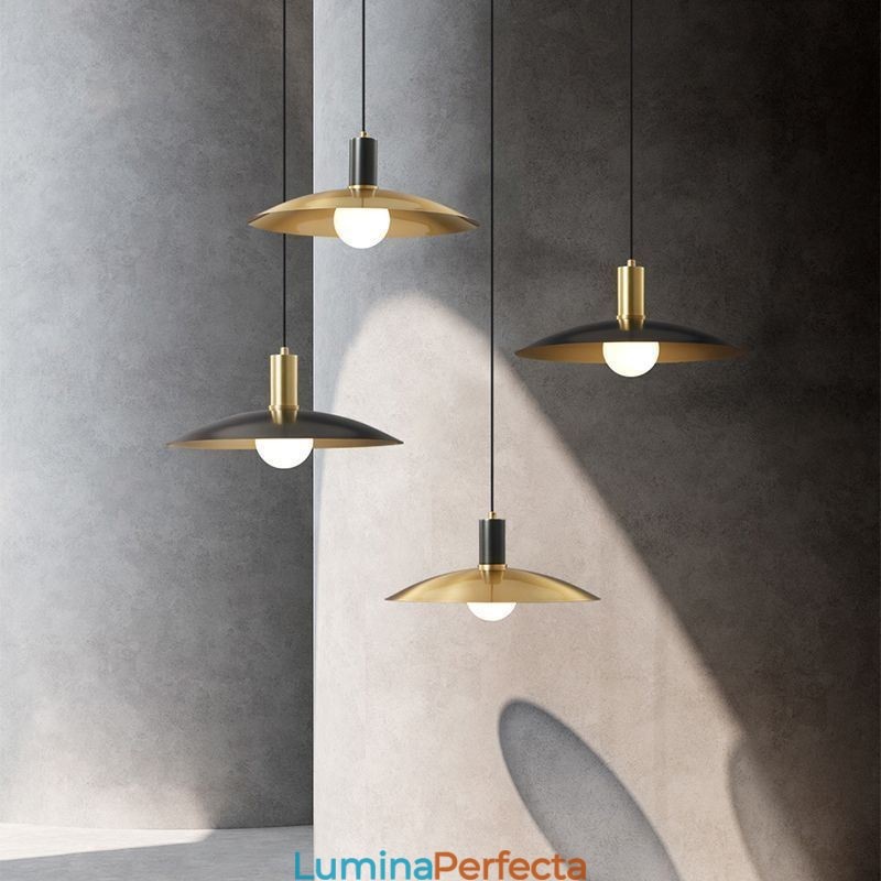 Lampă suspendată modernă simplă