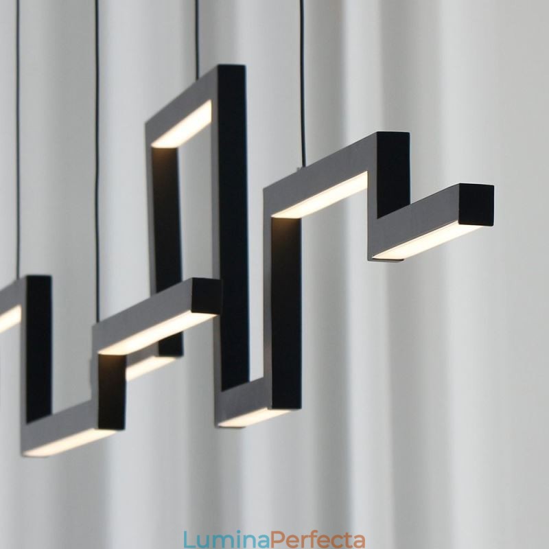 Candelabru modern din acrilic negru