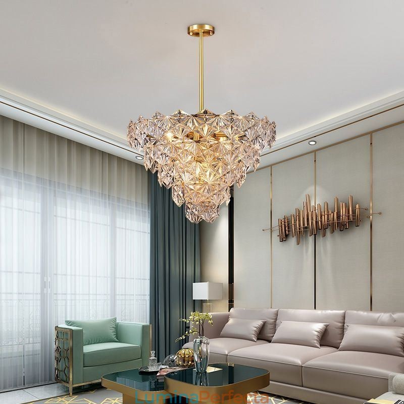 Lampă suspendată din sticlă europeană Candelabru modern în formă de con