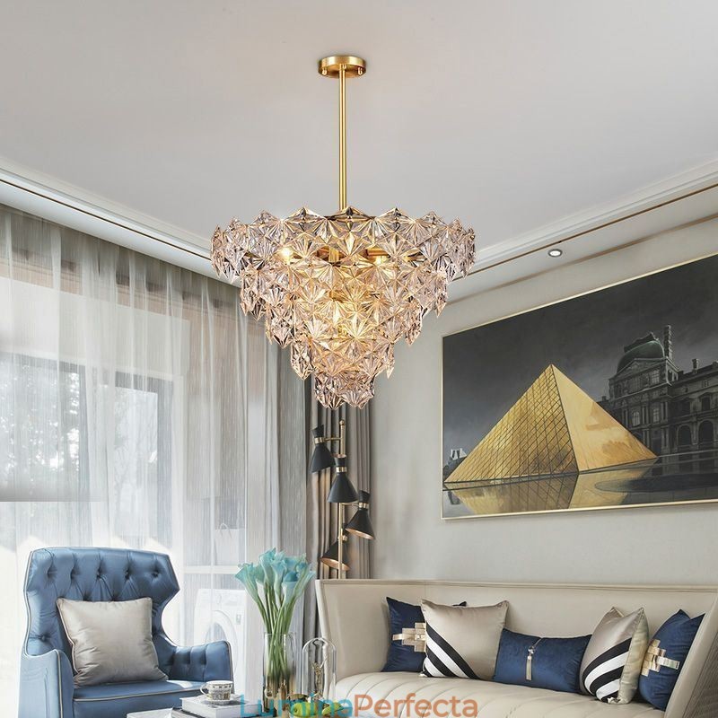 Lampă suspendată din sticlă europeană Candelabru modern în formă de con