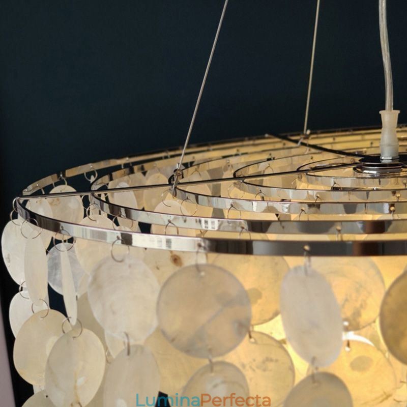 Candelabru rotund stratificat cu suspendare Capiz Shell