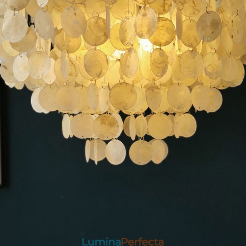 Candelabru rotund stratificat cu suspendare Capiz Shell