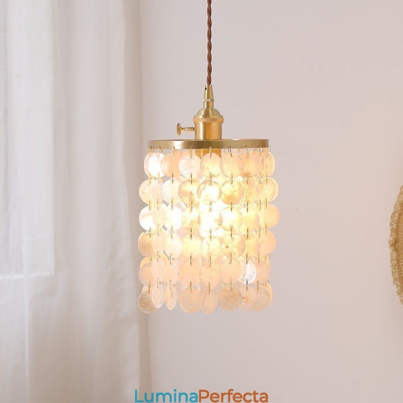 Candelabru clasic modern, abajur din scoici alb, lampă suspendată de tavan