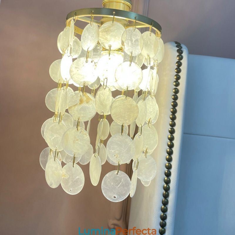 Candelabru clasic modern, abajur din scoici alb, lampă suspendată de tavan