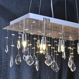 Candelabru tradițional din metal cromat din cristal