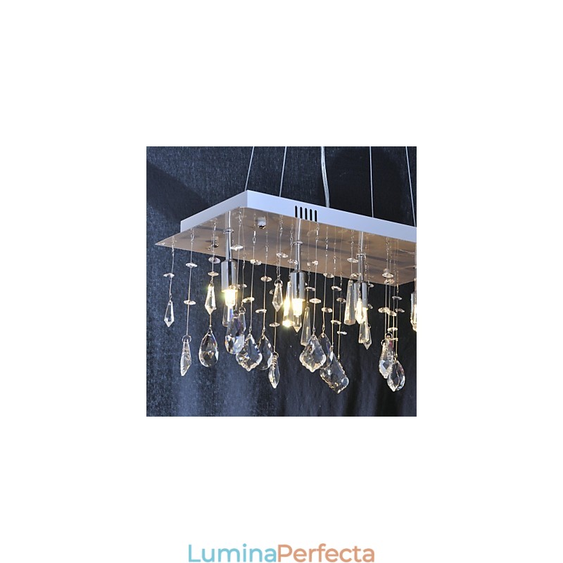 Candelabru tradițional din metal cromat din cristal