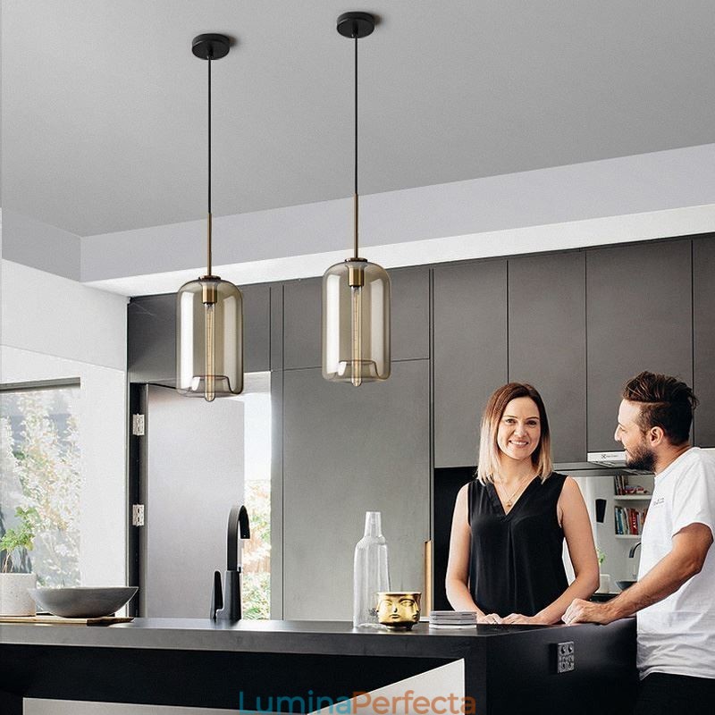 Lampă suspendată din sticlă Lumină decorativă din sticlă de culoare cognac minimalistă