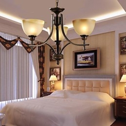 Candelabru elegant cu 3 lumini in lumina calda
