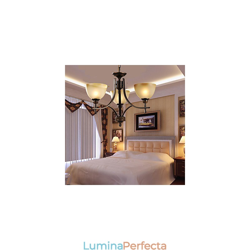 Candelabru elegant cu 3 lumini in lumina calda