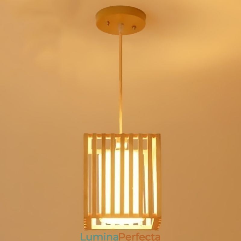 Lampă suspendată minimalistă din lemn
