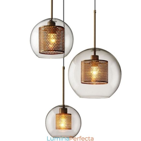 Plafoniera minimalistă cu grup de sticlă cu 3 lumini Plafoniera minimalistă cu grup de sticlă cu 3 lumini