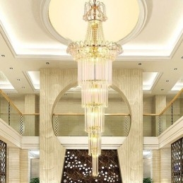Candelabru de cristal cu pandantiv lung elegant
