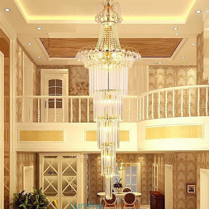 Candelabru de cristal cu pandantiv lung elegant