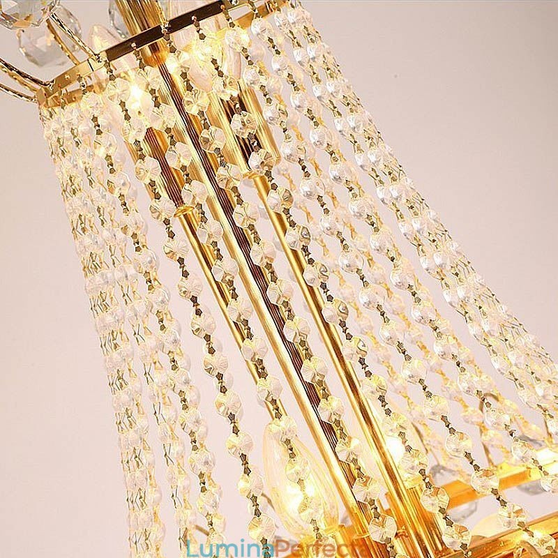Candelabru de cristal cu pandantiv lung elegant