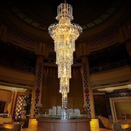 Candelabru de cristal cu pandantiv lung european