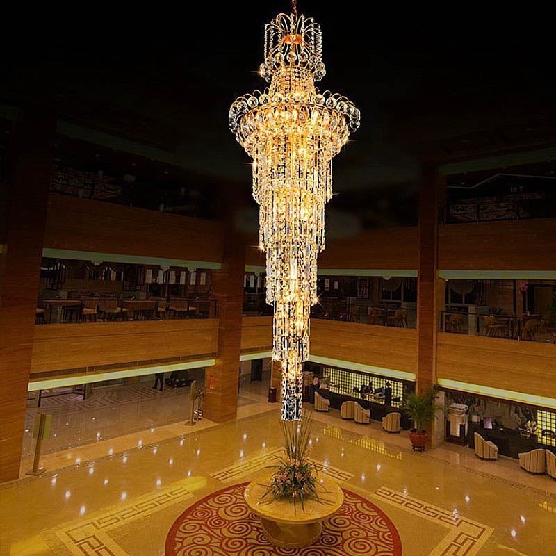 Candelabru de cristal cu pandantiv lung european