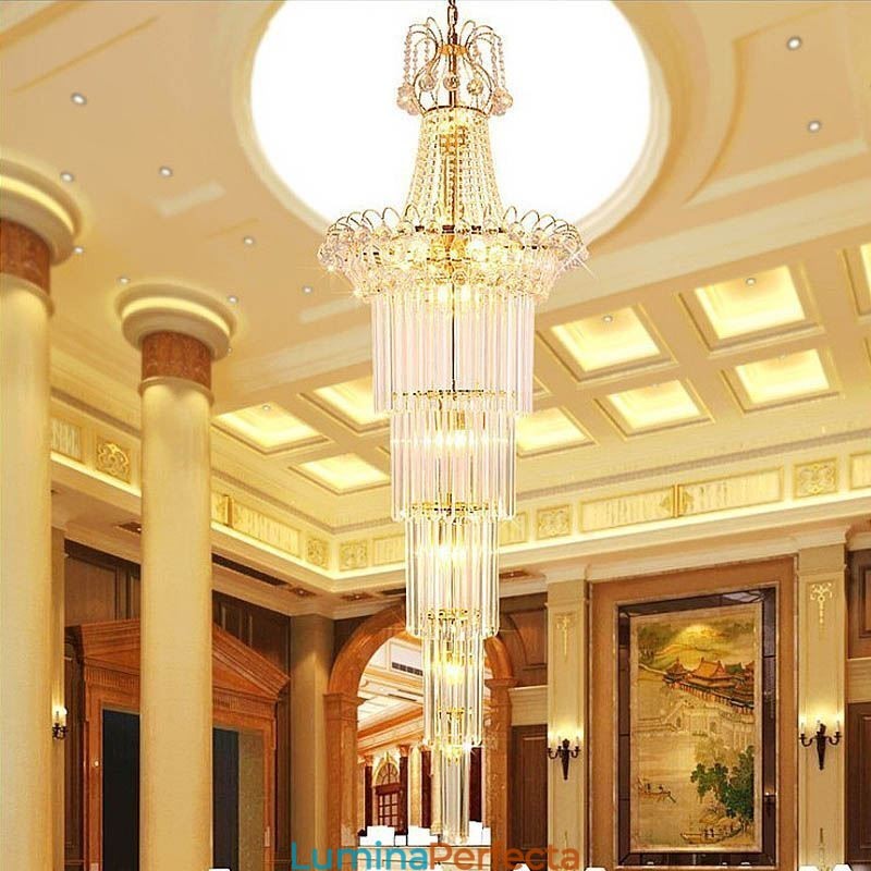 Candelabru de cristal cu pandantiv lung elegant