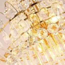 Candelabru de cristal cu pandantiv lung elegant