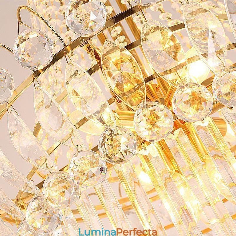 Candelabru de cristal cu pandantiv lung elegant