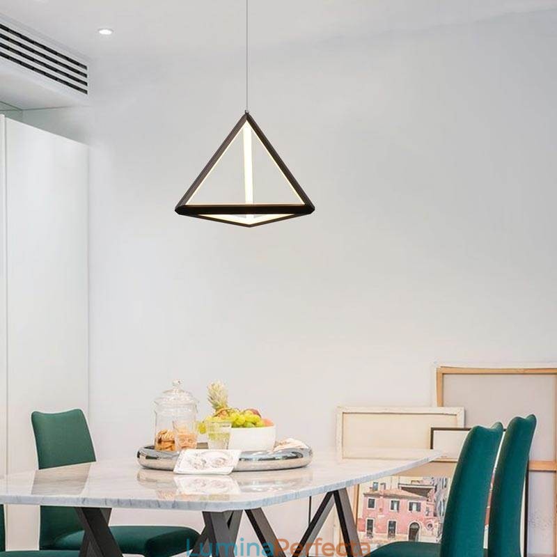 Lampă de suspendare postmodernă Lumină triunghiulară geometrică Lampă creativă de iluminat